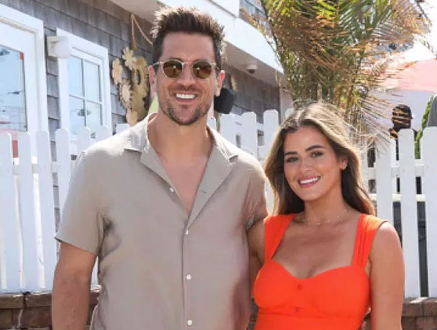 JoJo Fletcher and Jordan Rodgers on Why Their Marriage Works So Well: 'We Took the Time' (Exclusive) - Saint Spritz